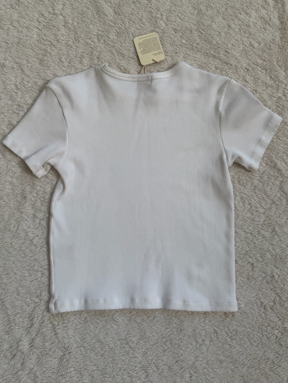 Donni Ribbed Cropped Baby Tee NWT - Picture 4 of 6
